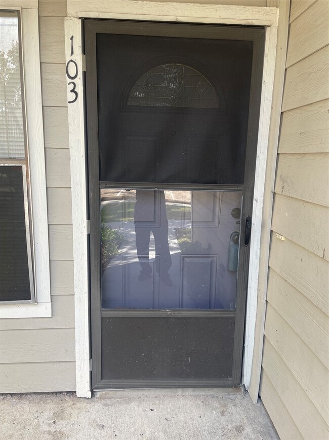property at 17401 Red Oak Dr