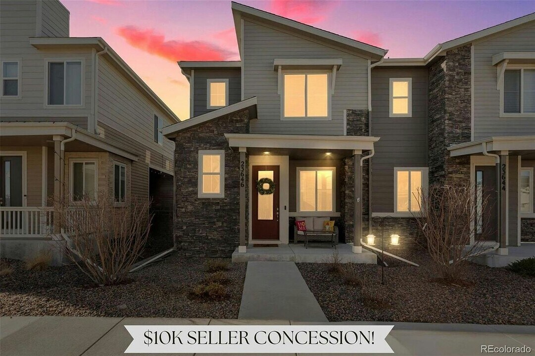 23646 E 5th Pl in Aurora, CO - Building Photo