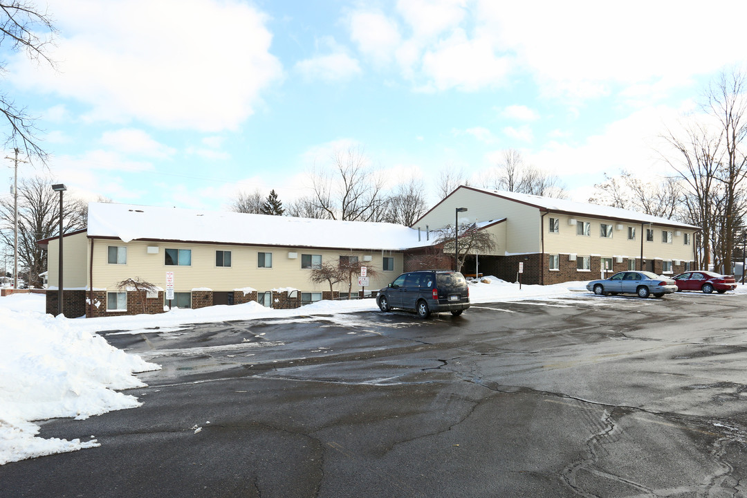 Parkview Terrace in Potterville, MI - Building Photo