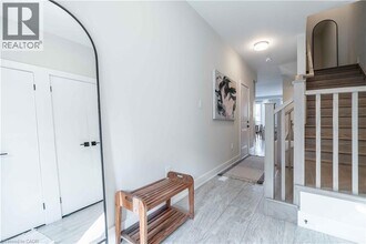 2273 Turnberry Rd in Burlington, ON - Building Photo - Building Photo