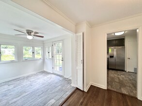 8011 Reinhardt Ln in Prairie Village, KS - Building Photo - Building Photo