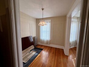 106 McLean Ave in Yonkers, NY - Building Photo - Building Photo