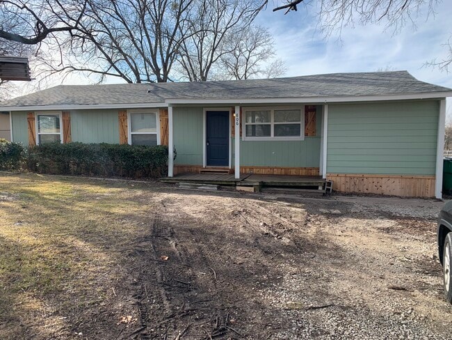 property at 806 Edmondson St