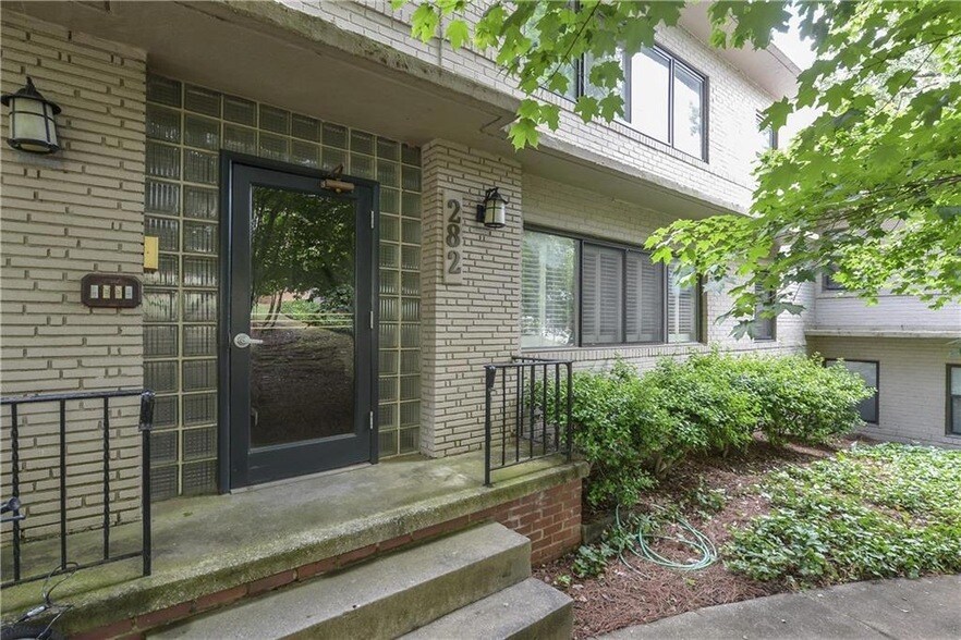 282 Ardmore Cir NW in Atlanta, GA - Foto de edificio