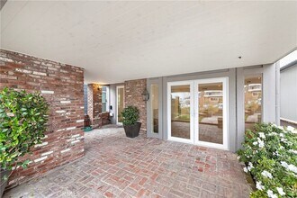 411 Goldenrod Ave, Unit A in Newport Beach, CA - Foto de edificio - Building Photo