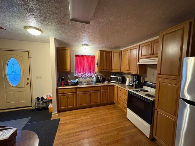 2802 Graybill Rd in Uniontown, OH - Building Photo - Building Photo