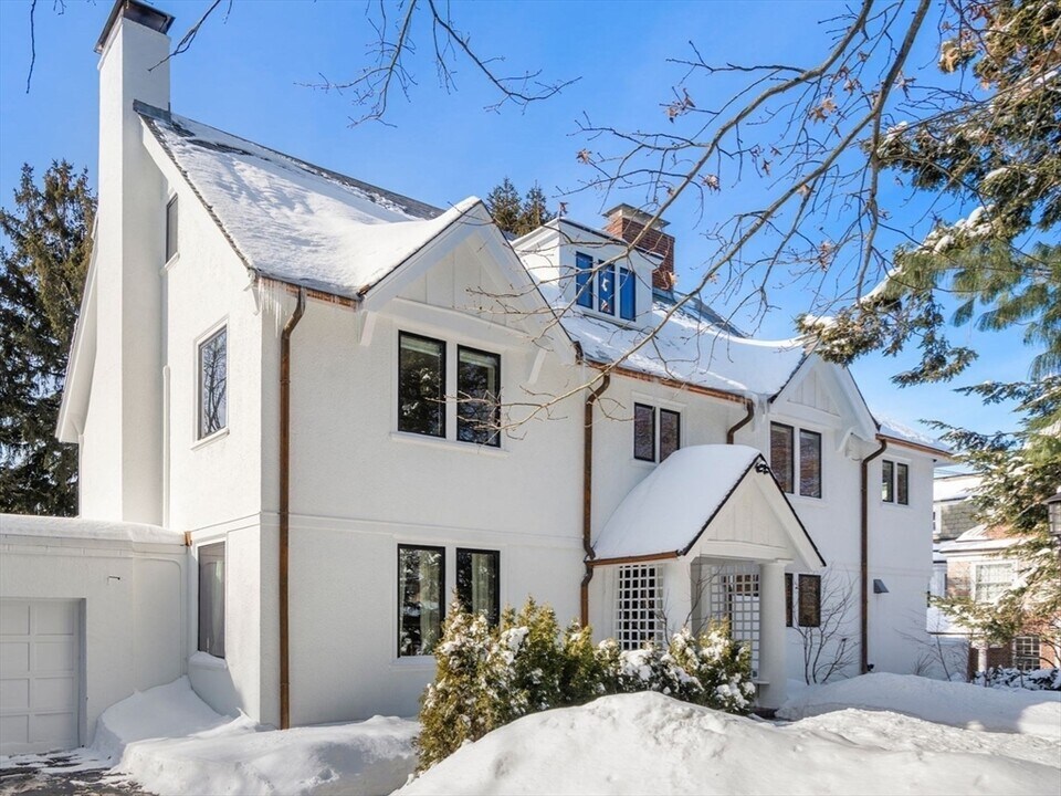 505 Chestnut Hill Ave in Brookline, MA - Building Photo