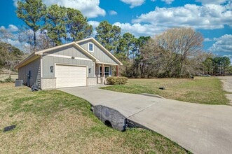 9 Drywood Ln in Huntsville, TX - Building Photo - Building Photo