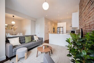 4133 QC-335 in Montréal, QC - Building Photo - Building Photo