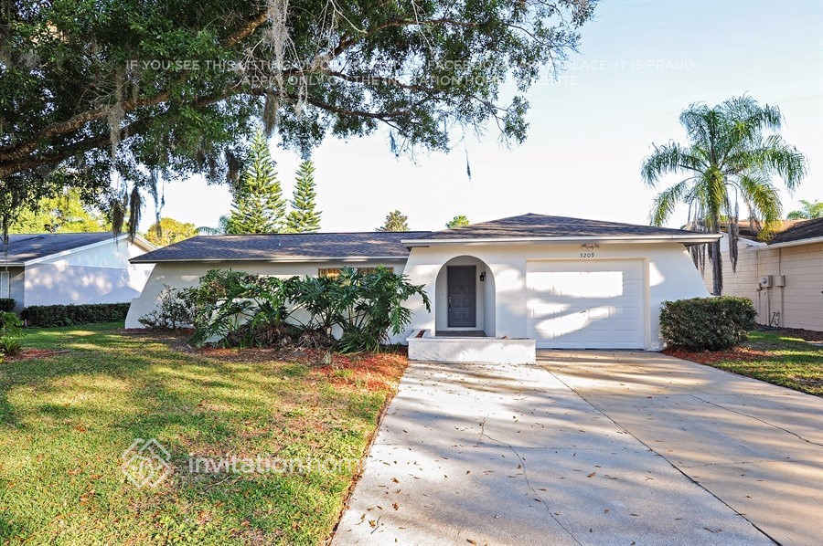 5209 Windlaff Ave in Tampa, FL - Building Photo