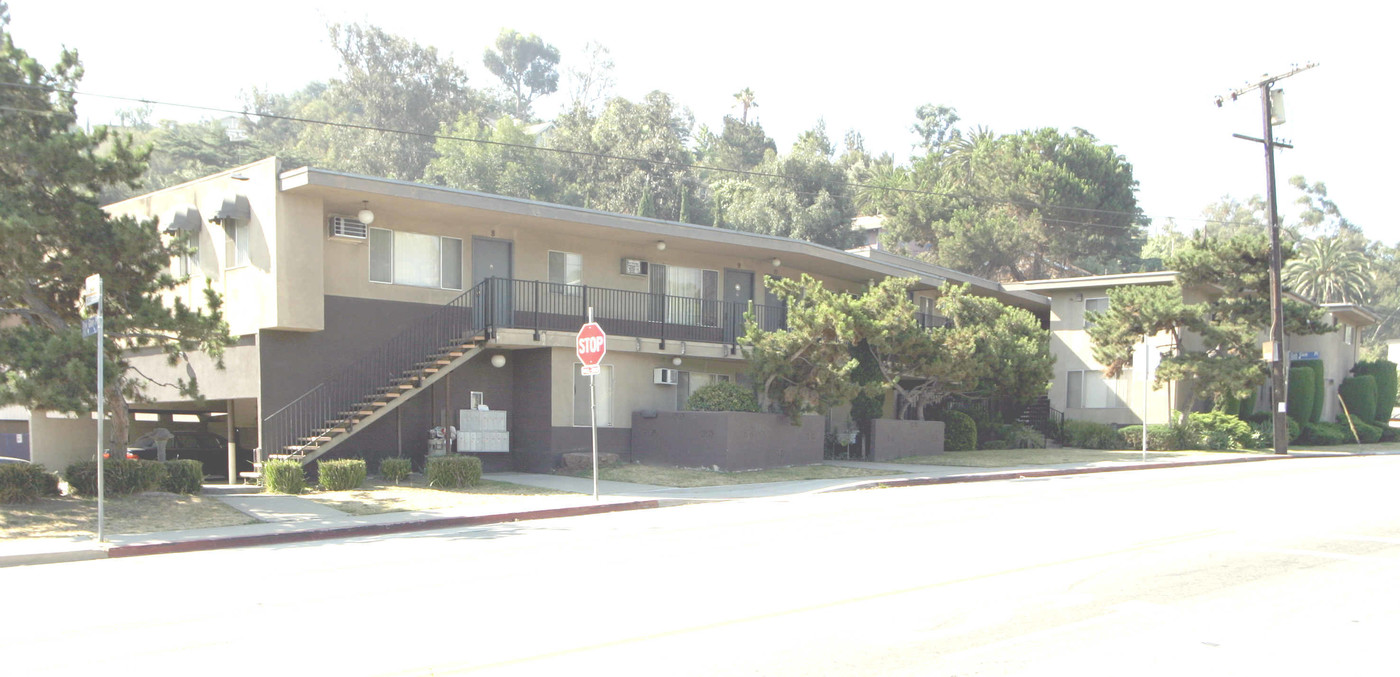 2168 Allesandro St in Los Angeles, CA - Building Photo