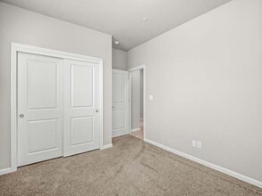 982 Groveland Avenue W in Madera, CA - Building Photo - Building Photo