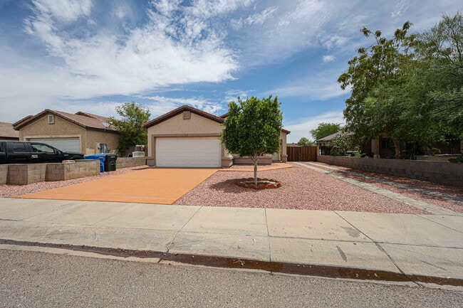 property at 619 N 70th Ave