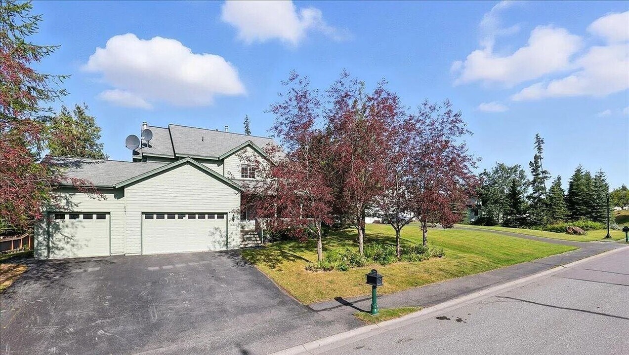 15904 Noble Point Dr in Anchorage, AK - Building Photo