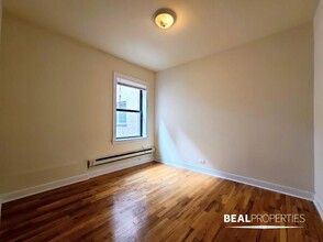 3720.5 N Pine Grove Ave in Chicago, IL - Building Photo - Building Photo