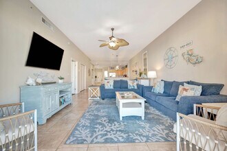 530 S Gulfview Blvd in Clearwater, FL - Foto de edificio - Building Photo