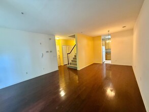 200 Dey St, Unit 268 in Harrison, NJ - Foto de edificio - Building Photo