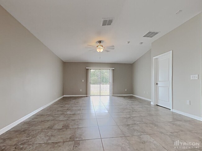 14608 Scottburgh Glen Dr in Wimauma, FL - Building Photo - Building Photo