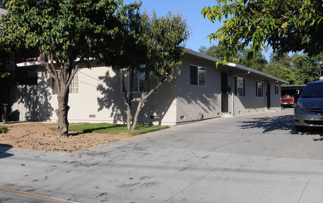 564-572 Minor Avenue in San Jose, CA - Foto de edificio - Building Photo