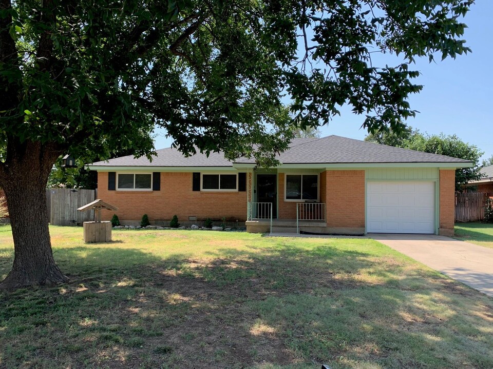 5407 George Terrace in Amarillo, TX - Foto de edificio