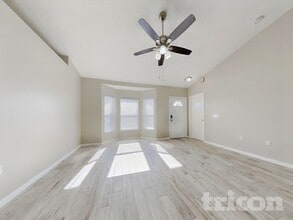 164 Larchmont Dr in Deltona, FL - Foto de edificio - Building Photo