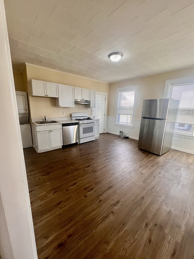 6 Jefferson St, Unit 2