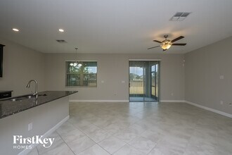 9716 Ivory Dr in Riverview, FL - Foto de edificio - Building Photo