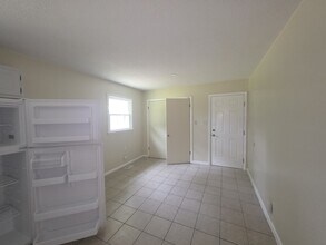 1637 Flintshire Rd in Fayetteville, NC - Building Photo - Building Photo