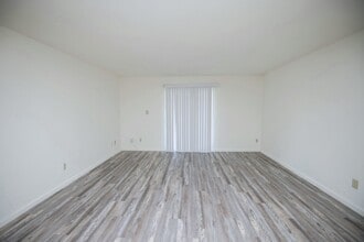 Brighton Apartments in St. Louis, MO - Foto de edificio - Building Photo