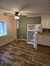 84 S Main St, Unit A in Brewer, ME - Foto de edificio - Building Photo