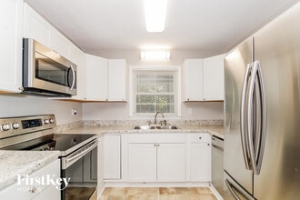 1724 Waverly St in High Point, NC - Foto de edificio - Building Photo