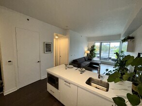 156 Portland St in Toronto, ON - Building Photo - Building Photo