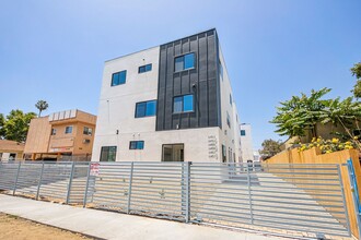 6455 Troost Ave in Los Angeles, CA - Building Photo - Building Photo