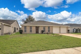 7218 Foxway Ln in Humble, TX - Building Photo - Building Photo