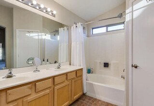 13446 W Port Royale Ln in Surprise, AZ - Building Photo - Building Photo