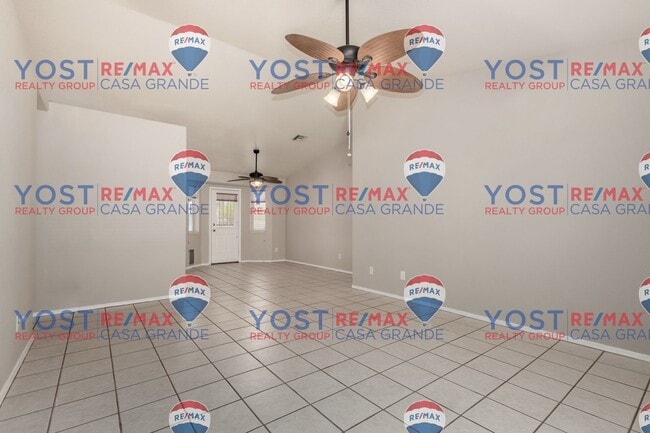 9154 W Century Dr in Arizona City, AZ - Building Photo - Building Photo