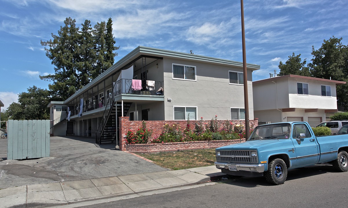 238 Roosevelt Ave in Redwood City, CA - Building Photo