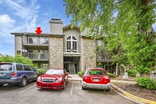 2575 S Syracuse Way in Denver, CO - Building Photo