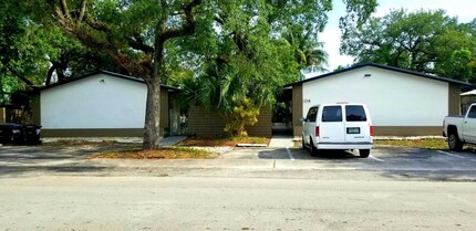 804-808 Middle St in Fort Lauderdale, FL - Building Photo - Building Photo