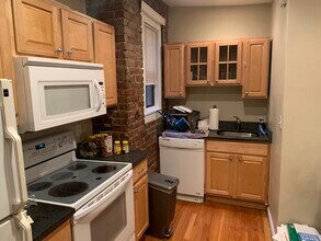 65 Burbank St, Unit 15 in Boston, MA - Foto de edificio - Building Photo