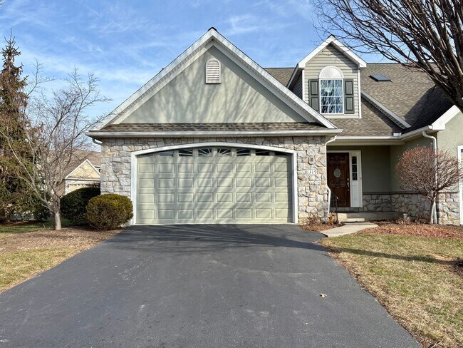 1317 Cantebury Dr in Mount Joy, PA - Building Photo - Building Photo