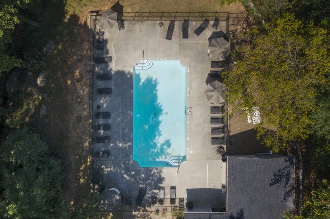 Creekside Apartments in Doraville, GA - Building Photo - Building Photo