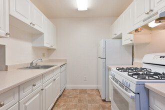 Mission Bay Apartments in Pittsburg, CA - Building Photo - Interior Photo