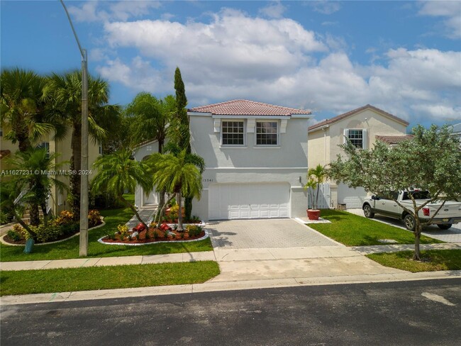 15341 NW 4th St in Pembroke Pines, FL - Building Photo - Building Photo