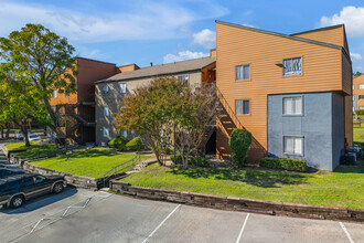 Century Park in Dallas, TX - Foto de edificio - Building Photo