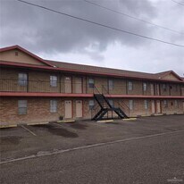 9 W Roberts Ave in Donna, TX - Building Photo