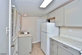 63 Iowa Ave in Jefferson, NJ - Building Photo - Building Photo