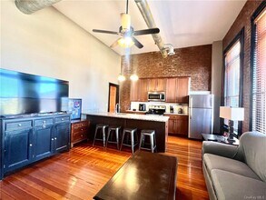 65 North St, Unit 1 in Middletown, NY - Building Photo - Building Photo