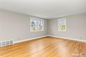 608 Stillson Rd in Fairfield, CT - Building Photo - Building Photo