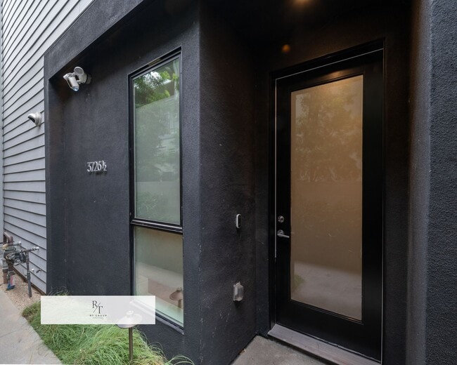 property at 3726 1/2 Vinton Ave